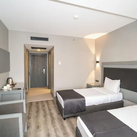 Grand S Hotel 4*