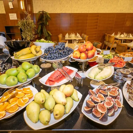 Grand S Hotell 4*