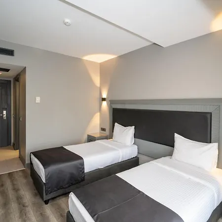 Hotell Grand S 4*