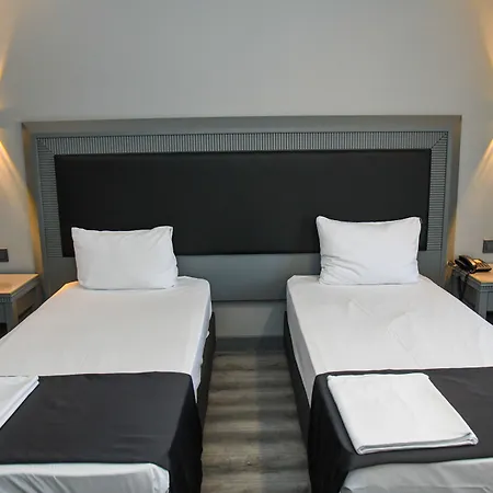 Grand S Hotell 4*